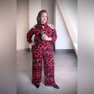 3/$20 Thalia Sodi - Women’s Cold Shoulder Tie Waist Jumpsuit